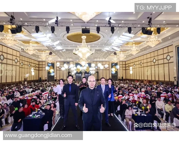 飞人足球门的传奇之路：从草根到巅峰的奋斗与荣耀